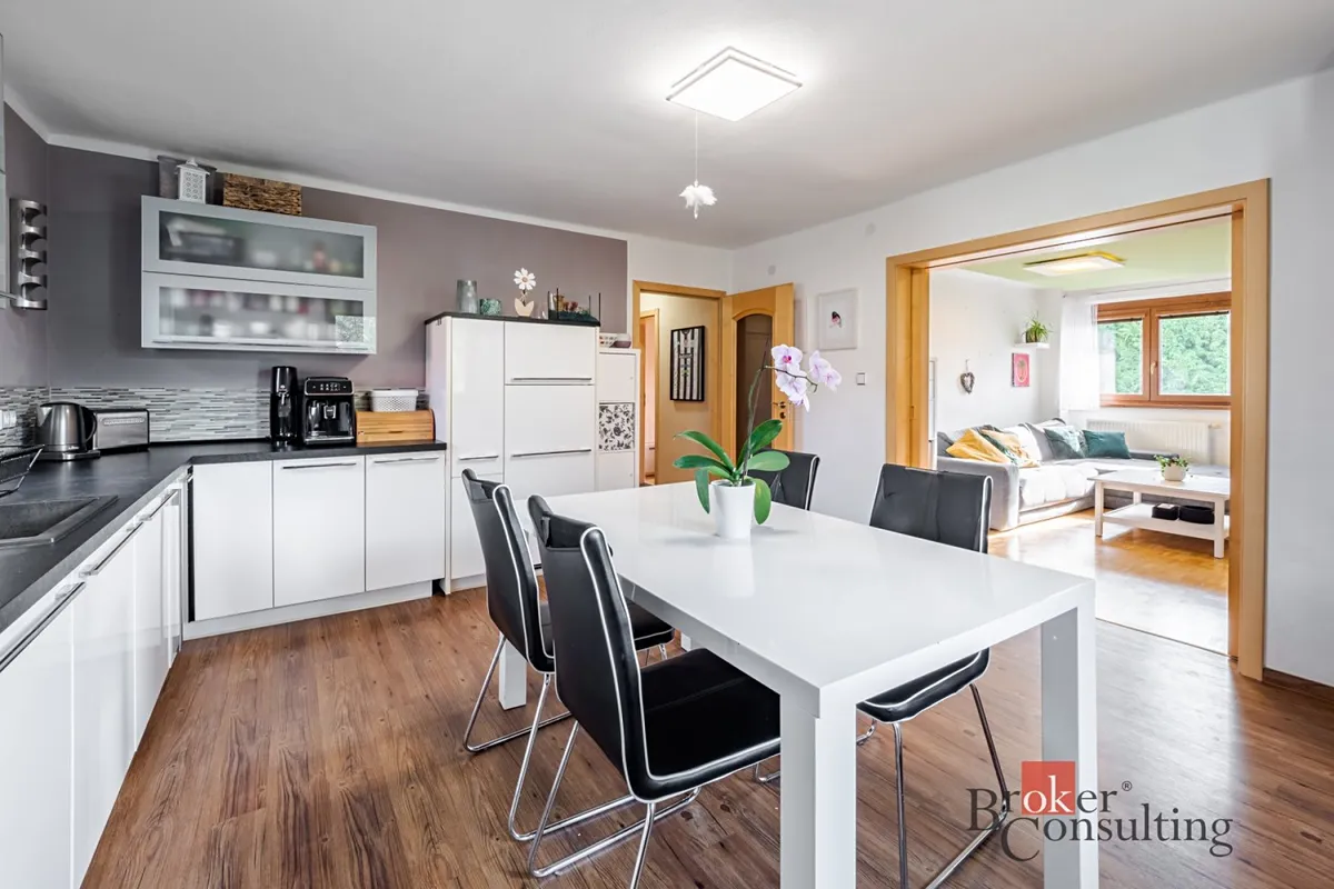 Prodej rodinného domu 180 m², pozemek 794 m²